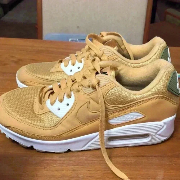 Nike Air Air Max Wheat Color Women's Size 7 - Picture 2 of 7